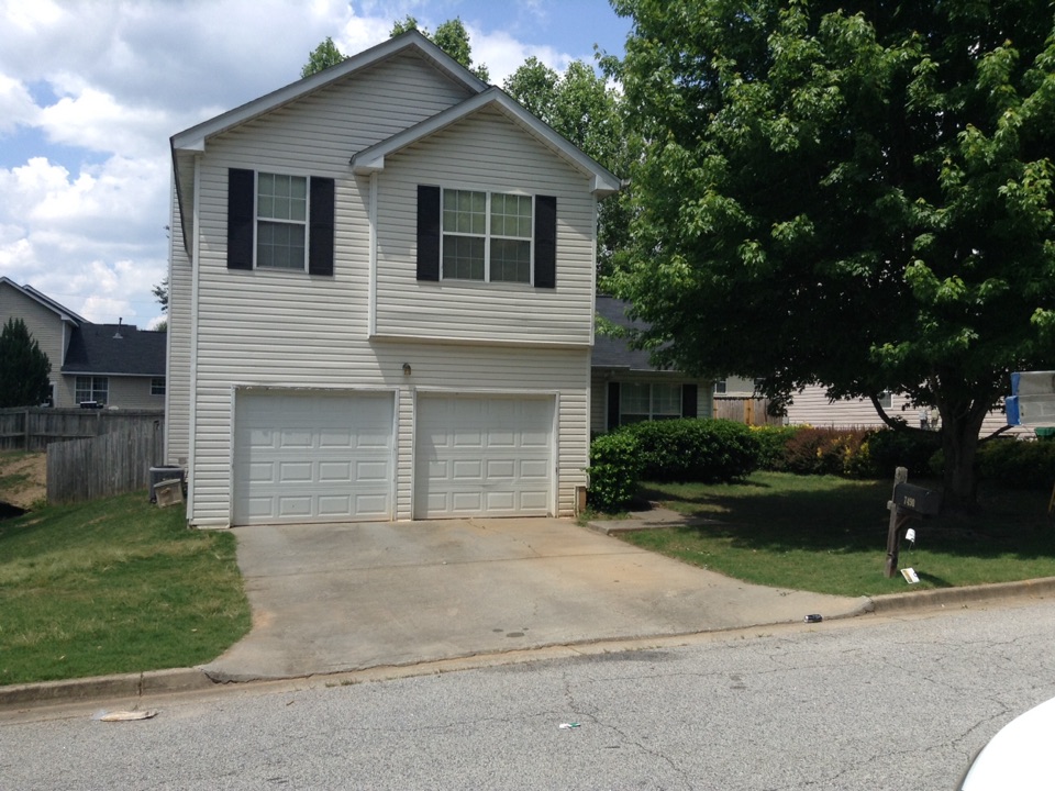 Lithonia, GA - Roofing done in black color shingles Lithonia, GA - Roofing done in black color shingles