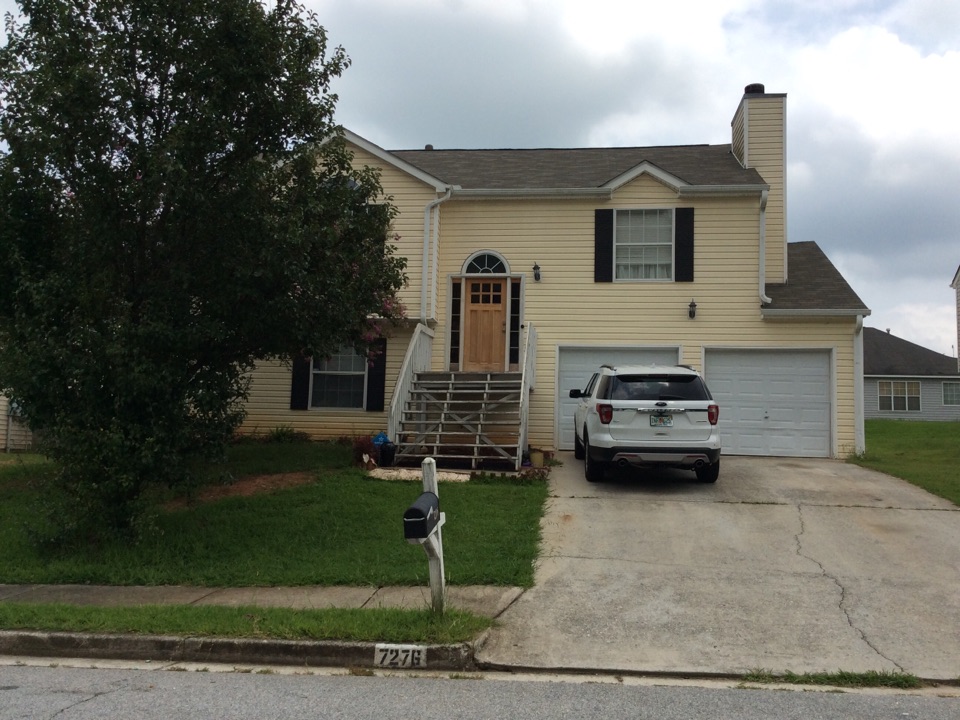 Riverdale, GA - Roof replacement done in the Weatherwood color shingles Riverdale, GA - Roof replacement done in the Weatherwood color shingles