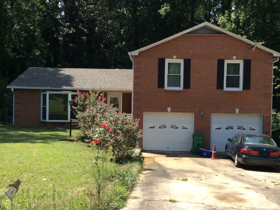 Stone Mountain, GA - Roof replacement done in Weatherwood in color shingles Stone Mountain, GA - Roof replacement done in Weatherwood in color shingles