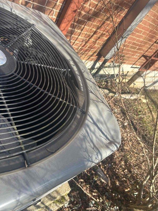 Completed replacement of both indoor and outdoor thermistors on commercial HVAC system (Tibb/2 unit). Exterior unit was inspected and serviced, ensuring proper installation of new thermistor components. System restored to normal operation with appropriate temperature sensing capabilities.