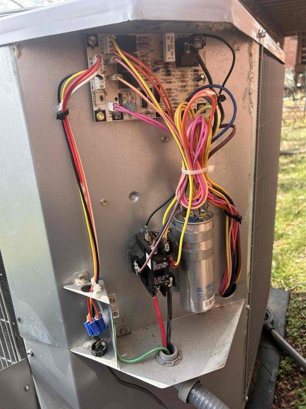 Performed scheduled Care Plan Tune Up on heat pump and air handler located in basement. Conducted comprehensive electrical inspection with clamp meter, confirming proper current draw of 21 amps and verifying integrity of all electrical connections. System components, including capacitor, contactor, and circuit board, were found in good working condition with no issues detected.