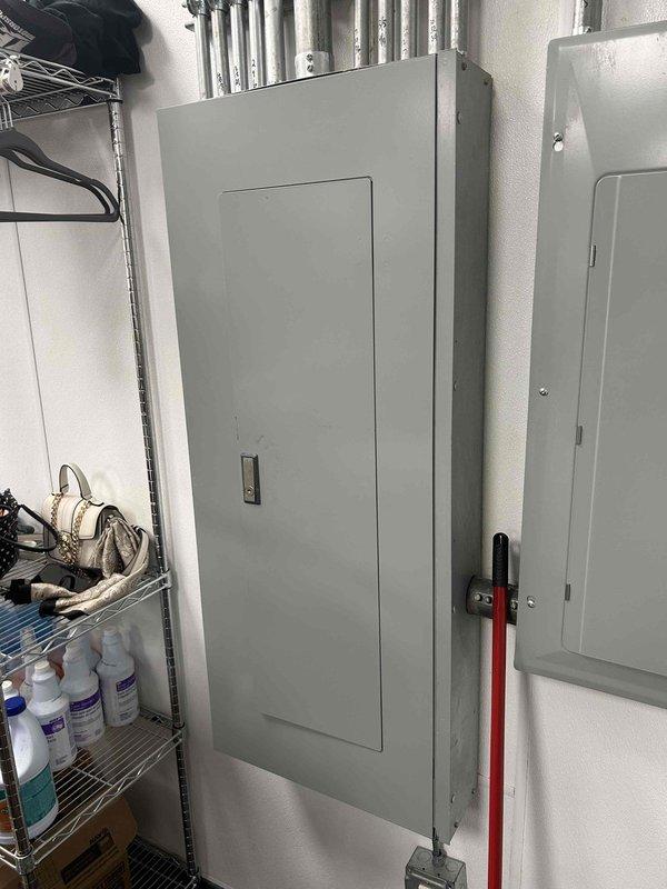 Responded to callback for second RTU with non-responsive thermostat. Diagnosed complete thermostat failure following recent service visit. Replaced failed thermostat controller and verified proper system operation through multiple test cycles.