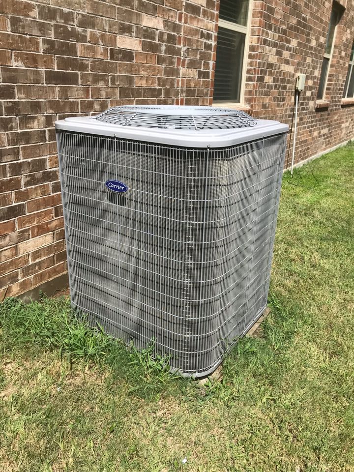 Servicing an a/c system for a family in Little elm, Tx 75068 