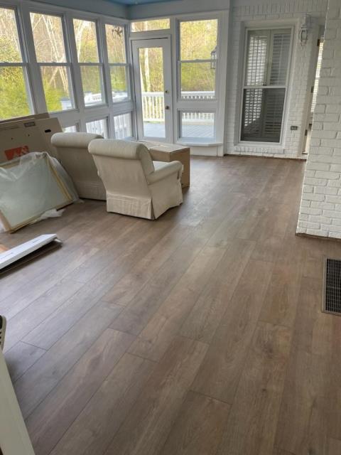We installed click/lock LVP in a sunroom at this Alpharetta, GA home. 