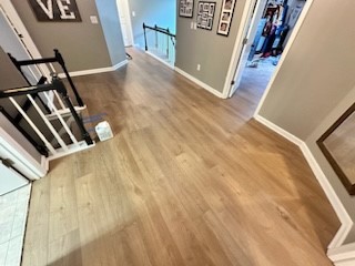 Finishing up installing click/lock LVP in Acworth, GA.  Finishing up installing click/lock LVP in Acworth, GA.