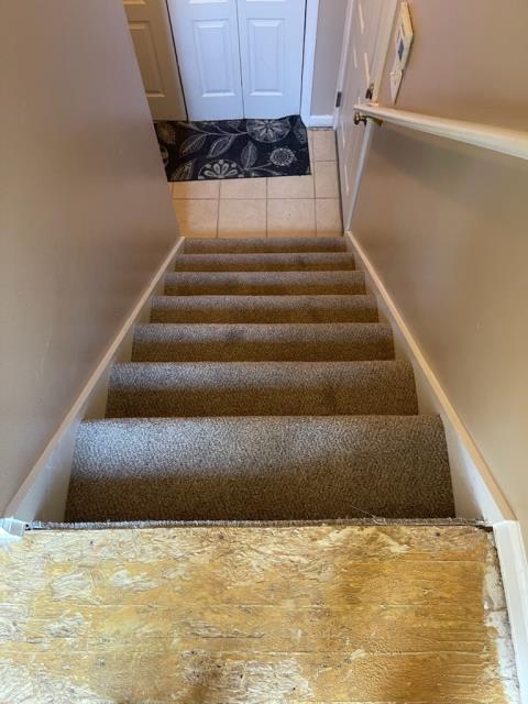We installed new carpet on these stairs in Dallas, GA.