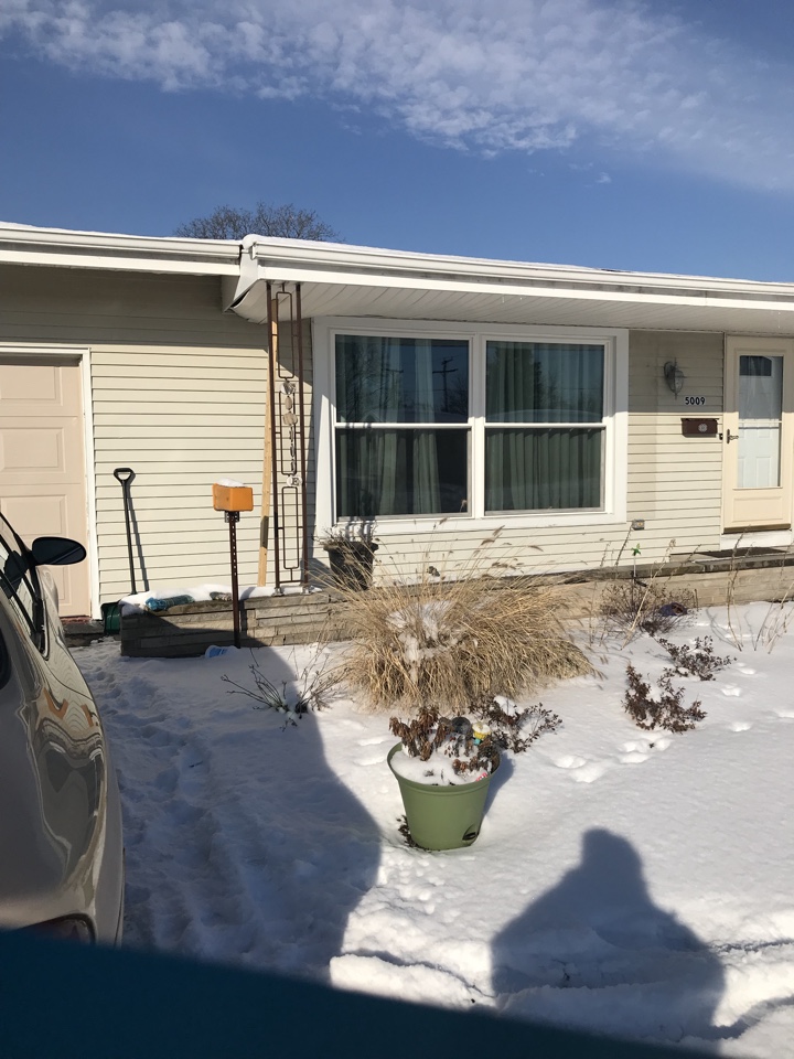 South Bend, IN - Nice big Double Hung Windows by Castle! South Bend, IN - Nice big Double Hung Windows by Castle!