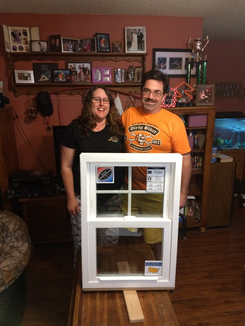 Lima, OH - Replacing old wood windows in a 1977 house with high-quality vinyl energy efficient windows and a new bow window Lima, OH - Replacing old wood windows in a 1977 house with high-quality vinyl energy efficient windows and a new bow window