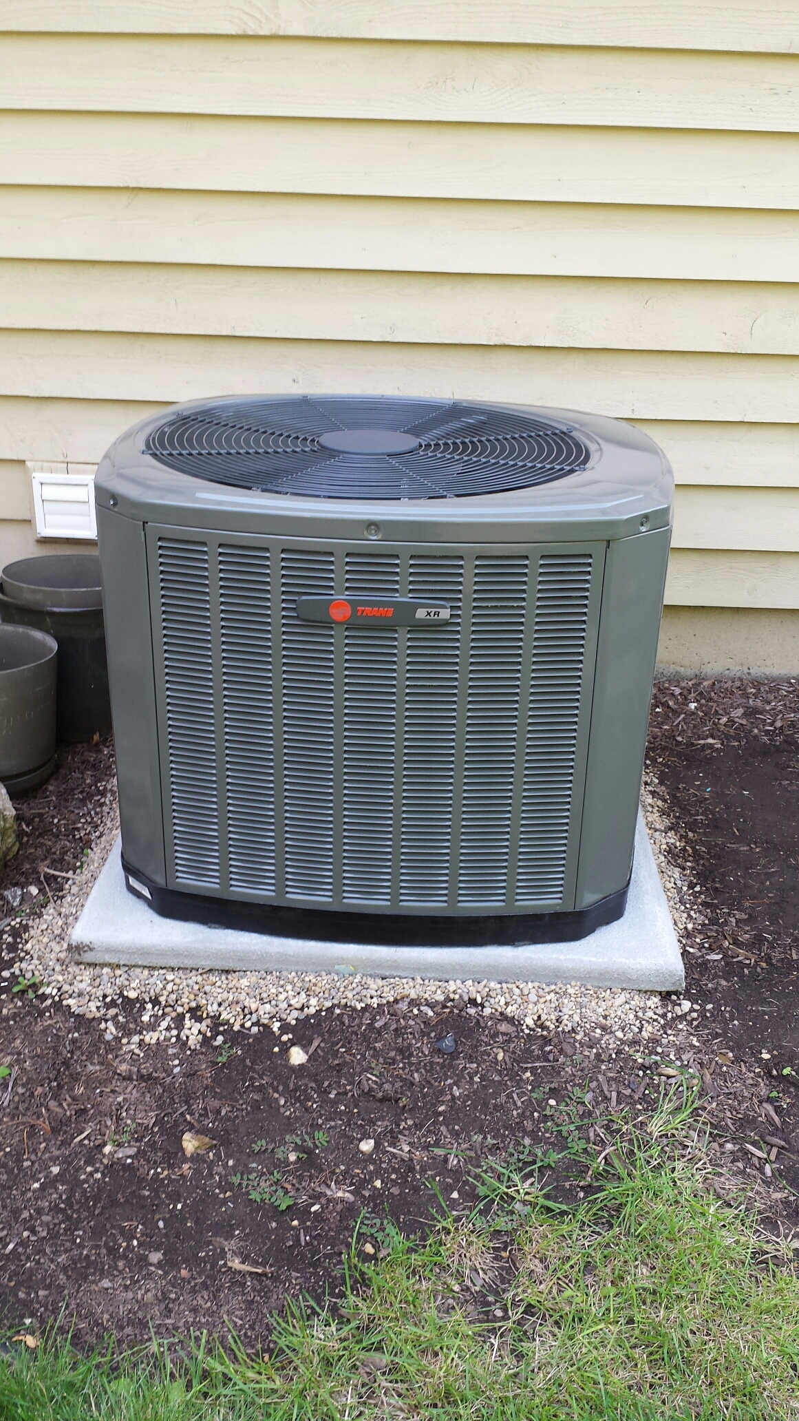 Installation of train XR 13 4 ton replacement AC