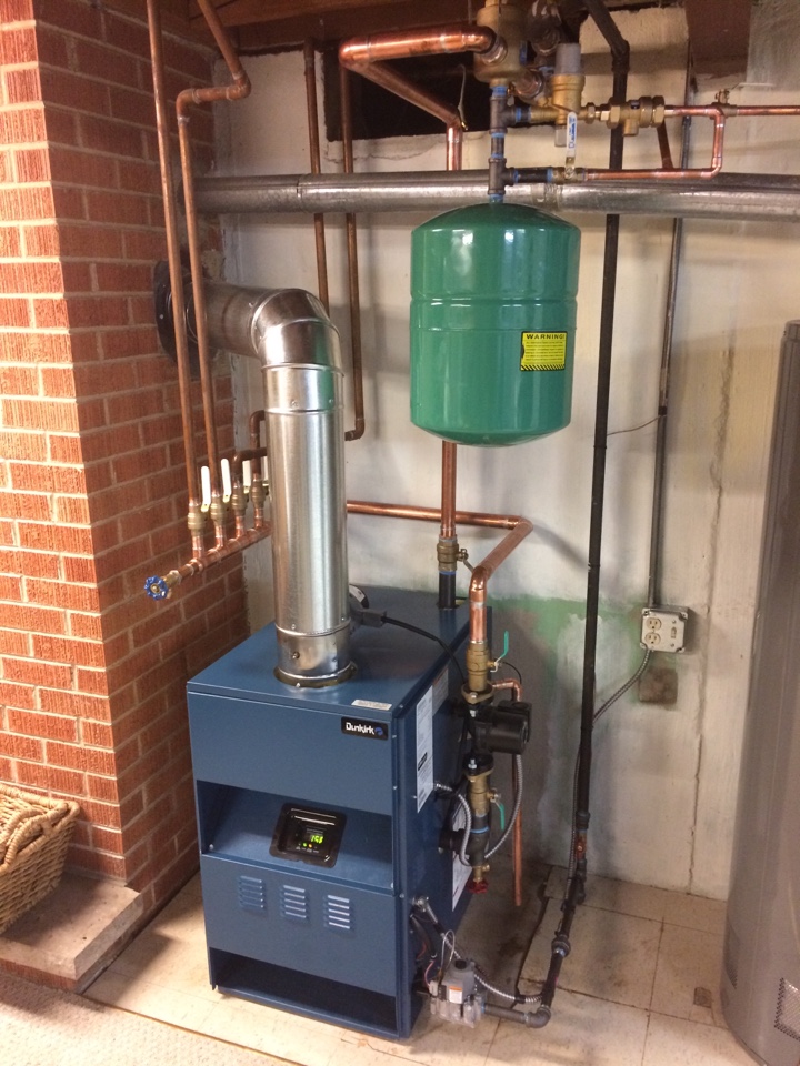 TDH install new hot water boiler Dunkirk DXL-125. 