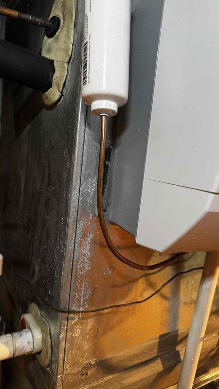 Responded to customer request for Chris G regarding humidifier leak. Diagnosed issue with water valve assembly. Replaced damaged valve fitting with new component and verified proper operation of humidifier system with no further leakage.