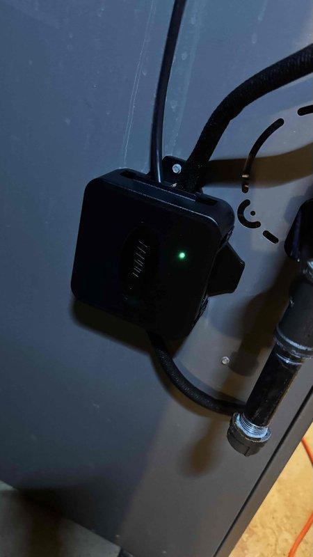 Replaced faulty mitigating board and installed Aprilaire Add-A-Wire kit to convert 5-wire system to 4-wire controller. Verified proper operation of control system with new board installed as evidenced by illuminated indicator light on sensor.