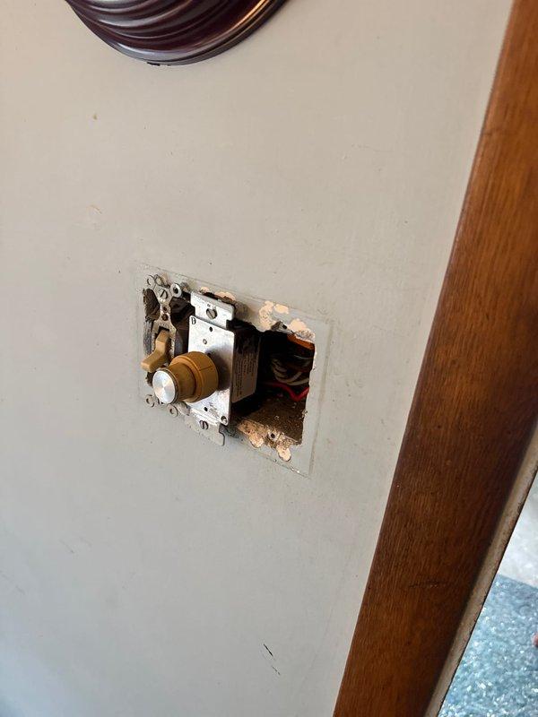 Performed diagnostic service on a three-gang switch box in kitchen, focusing on identifying electrical issues. Inspected exposed wiring, wire nuts, and switch mounting, confirming no parts replacement was necessary. Successfully resolved the problem and completed the troubleshooting as scheduled.