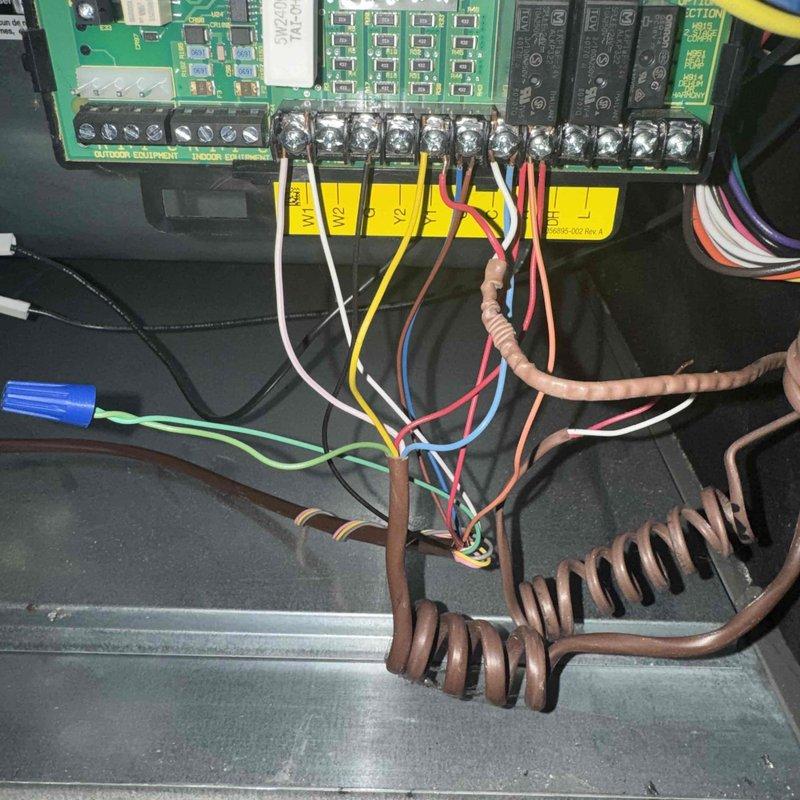 Successfully installed new AprilAire 600 humidifier unit. Completed all electrical connections to control board with proper wiring configuration. System tested and confirmed operational.