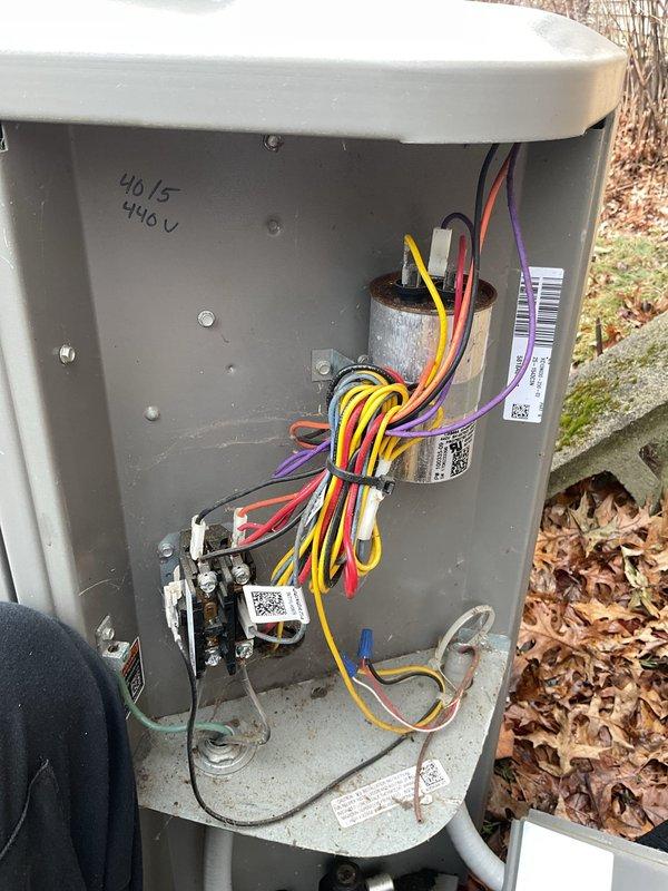 Completed MVP Cooling Service on Lennox HVAC system. Inspected electrical components including capacitor (40/5 440V) and contactor for proper operation. Unit was found to be functioning within normal parameters after thorough examination of both outdoor condenser unit and indoor furnace components.