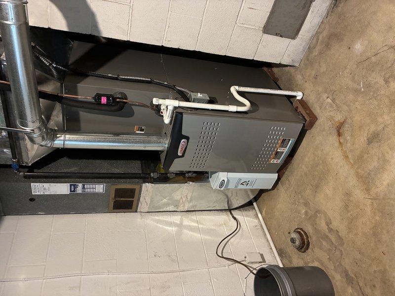 Completed MVP Heating Maintenance service on residential furnace system. Performed comprehensive combustion analysis using Bacharach Fyrite INTECH analyzer, confirming system operation within acceptable parameters (O₂: 8.1%, CO: 19ppm, CO₂: 7.3%, efficiency: 79.5%). All components inspected and verified to be functioning properly.