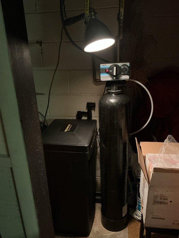 Successfully performed annual maintenance deliming service on a 1-year-old tankless water heater. Completed comprehensive system flush to remove scale buildup and ensure optimal performance. Visual inspection confirmed proper operation of water treatment system components.