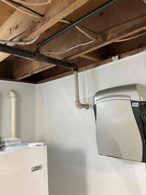 Conducted a comprehensive generator installation estimate for residential property. Performed electrical panel assessment to determine proper connection requirements and evaluated basement utility area for optimal generator placement with consideration for existing HVAC systems and plumbing infrastructure.