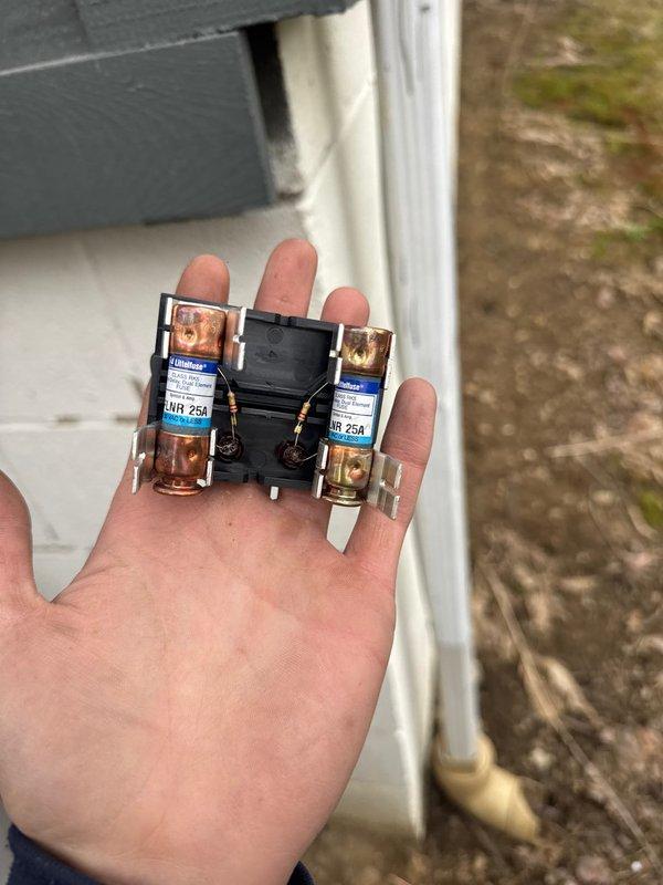 Completed installation of new A/C unit with evaporator coil, replacing the existing system. Inspected and replaced damaged fuse assembly in the disconnect box to ensure proper electrical connection. Installed and connected refrigerant lines with appropriate valves, verifying system pressure integrity before finalizing the installation.