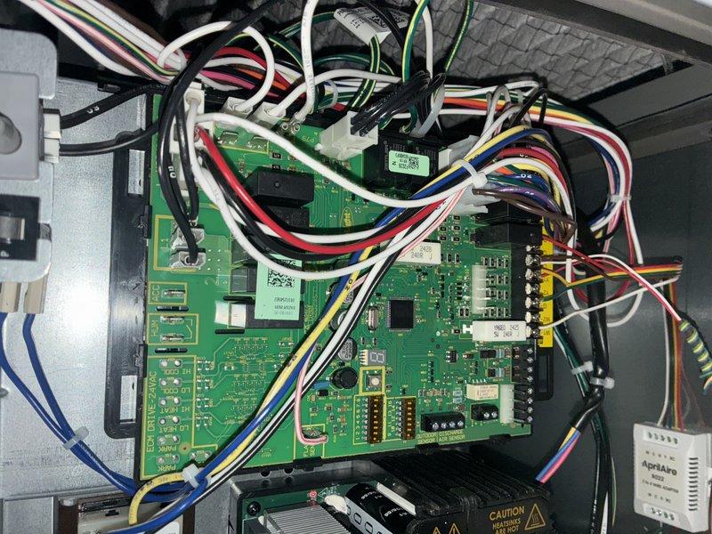 Completed MVP recurring cooling maintenance visit on HVAC system. Performed comprehensive inspection of control board, electrical connections, and capacitor assembly. All components including circuit board, wiring harnesses, and capacitor found to be in proper working condition with secure connections and no visible defects.