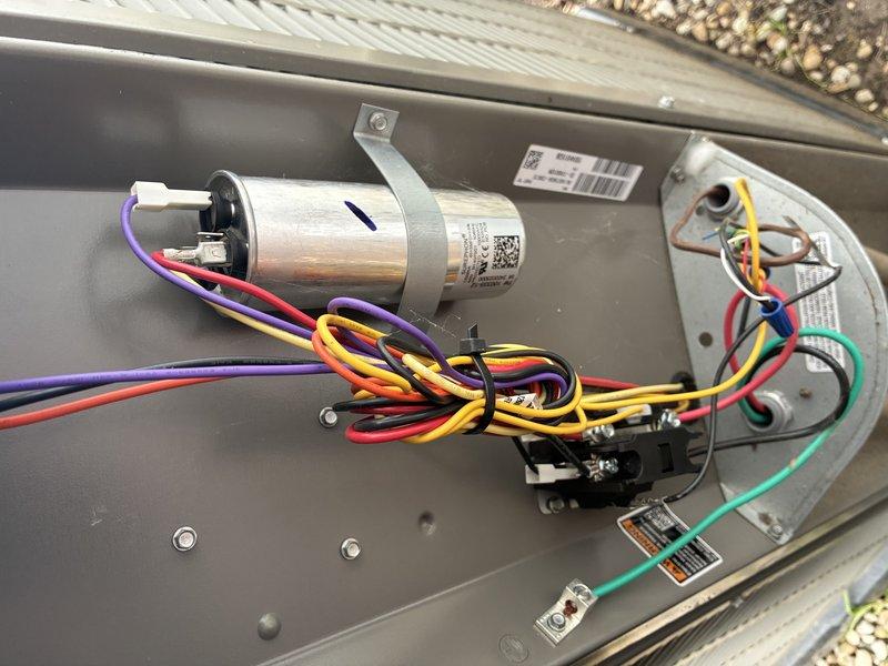 Completed MVP recurring cooling maintenance visit on HVAC system. Performed comprehensive inspection of control board, electrical connections, and capacitor assembly. All components including circuit board, wiring harnesses, and capacitor found to be in proper working condition with secure connections and no visible defects.