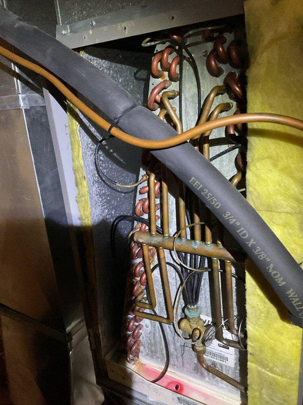 Completed scheduled preventive maintenance visit on residential Lennox air conditioning system. Performed comprehensive inspection of outdoor condenser unit and indoor air handler components, verifying proper refrigerant line connections, electrical wiring integrity, and insulation condition. All system components found operating within normal parameters with no deficiencies noted.