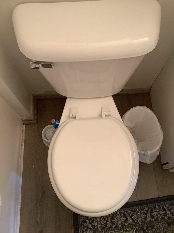 Responded to service call for toilet not flushing properly. Upon arrival, inspected toilet fixture and determined flush mechanism was functioning correctly. Performed operational test of flush system, which demonstrated normal water flow and bowl evacuation. Toilet was found to be in proper working condition with no mechanical issues identified at time of service.