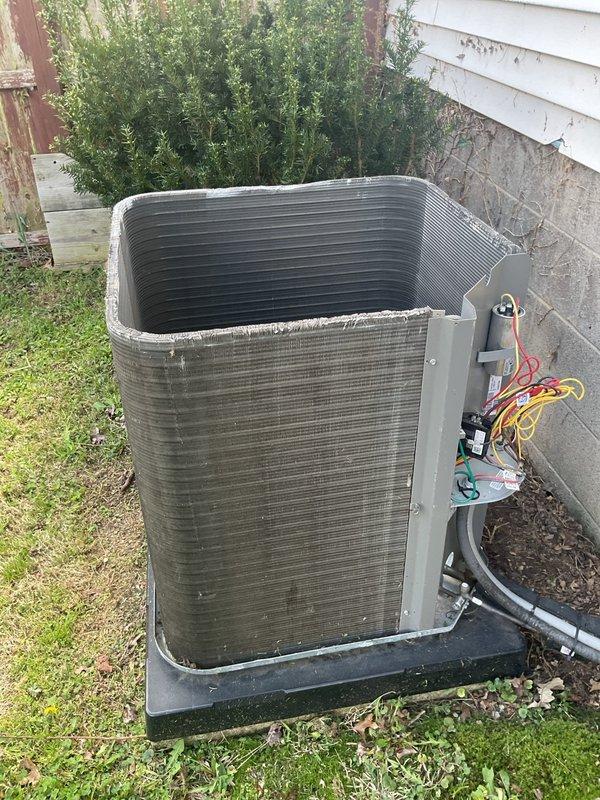 Completed comprehensive preventive maintenance tune-up on residential outdoor condensing unit. Performed system inspection, verified electrical connections at disconnect box, checked refrigerant line insulation integrity, and confirmed proper unit operation with all components functioning within normal parameters.