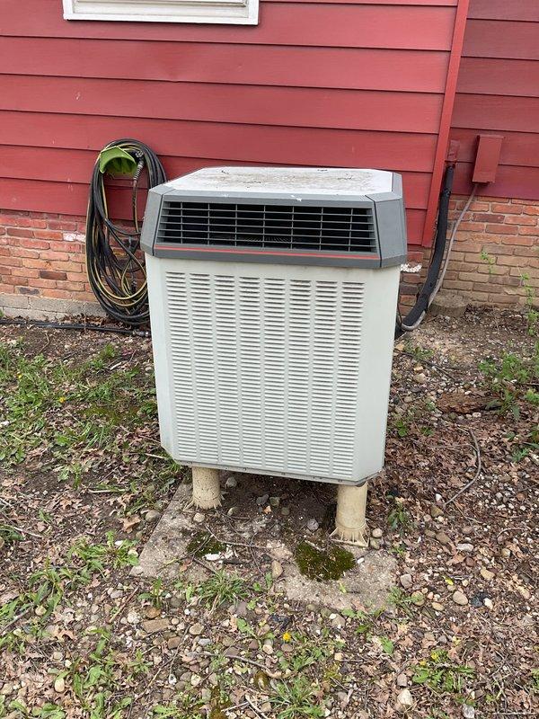 Completed comprehensive heat pump tune-up on residential system, including inspection of indoor furnace unit and outdoor condenser. Performed standard maintenance procedures including filter check, electrical connection inspection, refrigerant line assessment, and visual examination of all major components to ensure optimal system performance and efficiency.