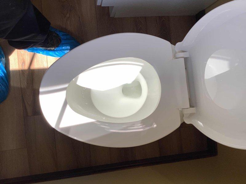 Replaced leaking flapper assembly on Vormax toilet in upstairs master bathroom. Parts were retrieved from supplier will-call and installed to resolve leak issue. Additional estimate provided for kitchen sink basket strainer replacement on right side due to minor leak into cabinet below.