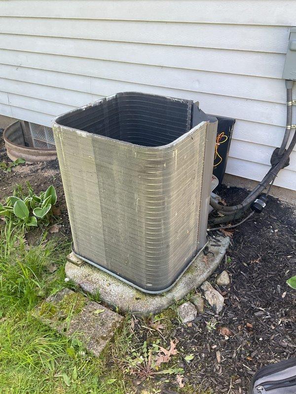 Completed routine maintenance visit on an 8-year-old residential air conditioning system for MVP customer. Performed standard inspection of outdoor condenser unit, internal compressor components, and refrigerant lines, with all systems found to be operating within normal parameters. Customer was contacted at their home number to confirm service completion.