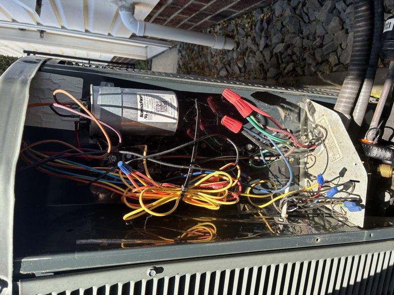 Completed comprehensive AC tune-up including system inspection, electrical testing with diagnostic equipment, and evaluation of blower assembly. Provided complimentary carbon monoxide detector with service.