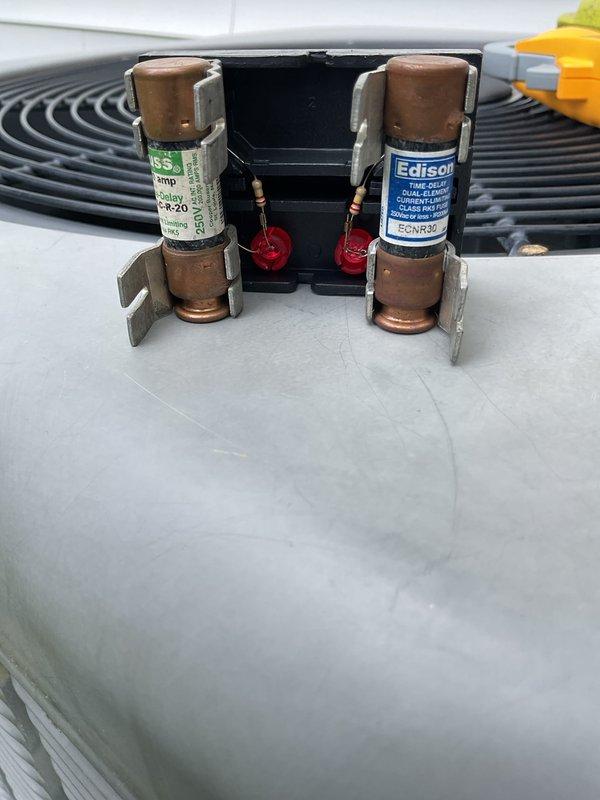 Completed routine maintenance on a 10-year-old residential air conditioning system. Performed visual inspection of outdoor condenser unit, verified proper operation of all components including compressor and condenser fan, inspected electrical connections and fuses for integrity, and confirmed unit is operating within normal parameters for continued cooling performance.