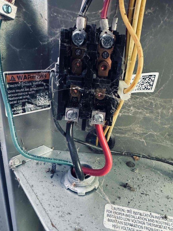 Completed annual maintenance on 5-year-old air conditioning system, including inspection of electrical contactors, capacitor, and all wiring connections. Assessed ductwork condition and recommended duct cleaning service; provided complimentary carbon monoxide detector and performed safety inspection of all system components.