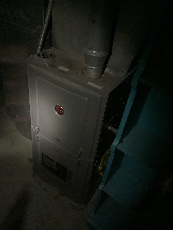 Conducted on-site evaluation for replacement of 31-year-old residential air conditioning system. Assessed existing outdoor condensing unit and indoor air handler, documented equipment conditions through photographic documentation, and provided comprehensive replacement estimate for complete HVAC system upgrade.