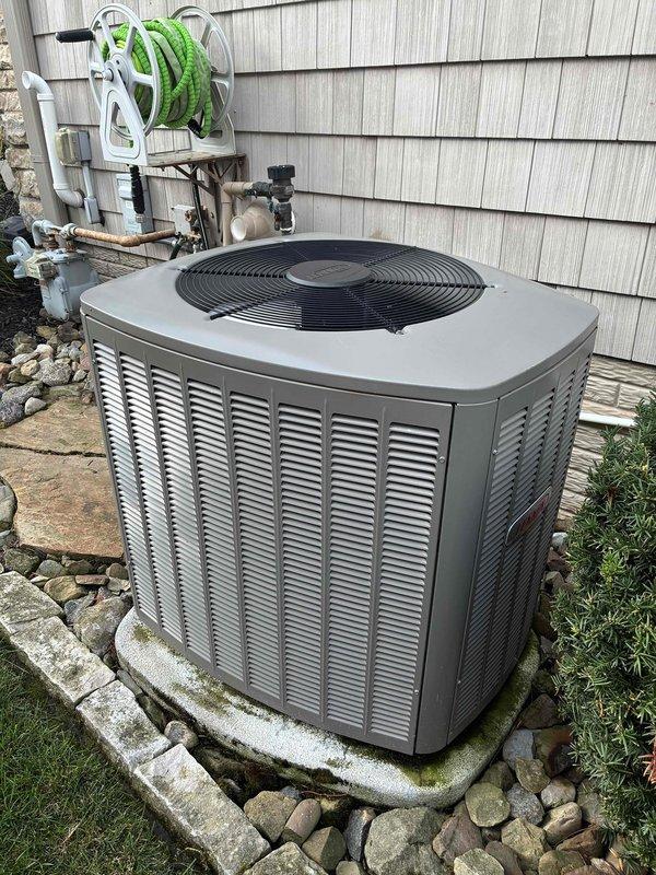 Completed scheduled BS-MVP preventive maintenance cooling visit on 9-year-old residential air conditioning system. Performed comprehensive inspection of outdoor condenser unit, including visual assessment of cabinet condition, electrical connections, and capacitor. All components found operating within normal parameters with no deficiencies noted at time of service.