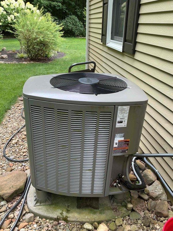 Completed BS-MVP cooling maintenance visit on 9-year-old residential air conditioning system. Performed comprehensive inspection of outdoor condensing unit and indoor components including humidifier integration with ductwork. Unit operating within normal parameters with no issues identified during service call.
