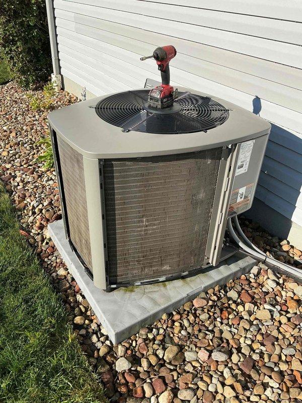Completed scheduled preventive maintenance visit on residential air conditioning system. Performed comprehensive inspection of outdoor condensing unit, checked refrigerant line insulation integrity, and verified proper unit operation for MVP customer maintenance program.