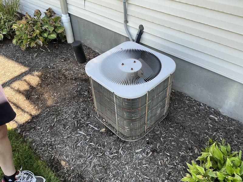 Completed estimate for replacement of 25-year-old residential air conditioning system. Unit was found to be low on R22 refrigerant with leaking motors. Due to the age of the equipment and the phase-out of R22 refrigerant, replacement was quoted rather than repair. Customer to confirm decision on proceeding with new system installation.