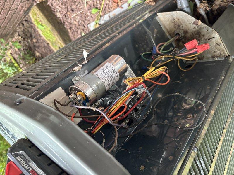 Completed preventive maintenance on 11-year-old residential air conditioning system. Performed comprehensive inspection of outdoor condensing unit, including electrical connections, capacitor, contactor, and internal components. Verified system pressures and temperatures using digital manifold gauges, confirming proper refrigerant charge and operational parameters within manufacturer specifications.