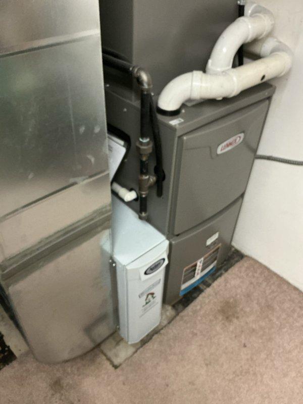 Completed routine maintenance on 3-year-old residential air conditioning system. Inspected Lennox furnace unit and control board, verified all electrical connections secure and properly routed, checked circuit board components and wiring harnesses for proper operation. All system components found in good working condition with no issues identified during inspection.