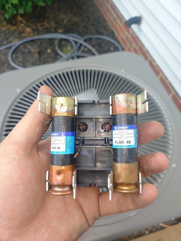 Completed installation of a 90% efficiency furnace and air conditioning system. System was fully charged with R454B refrigerant and pressures were verified using digital manifold gauges, with readings stabilized at appropriate operating parameters. Replaced faulty ELNE 40 amp fuses in the disconnect to ensure proper electrical protection for the outdoor condensing unit. All electrical connections were secured, refrigerant lines were properly insulated, and the system was tested for proper operation across all modes. Unit is operating within manufacturer specifications.