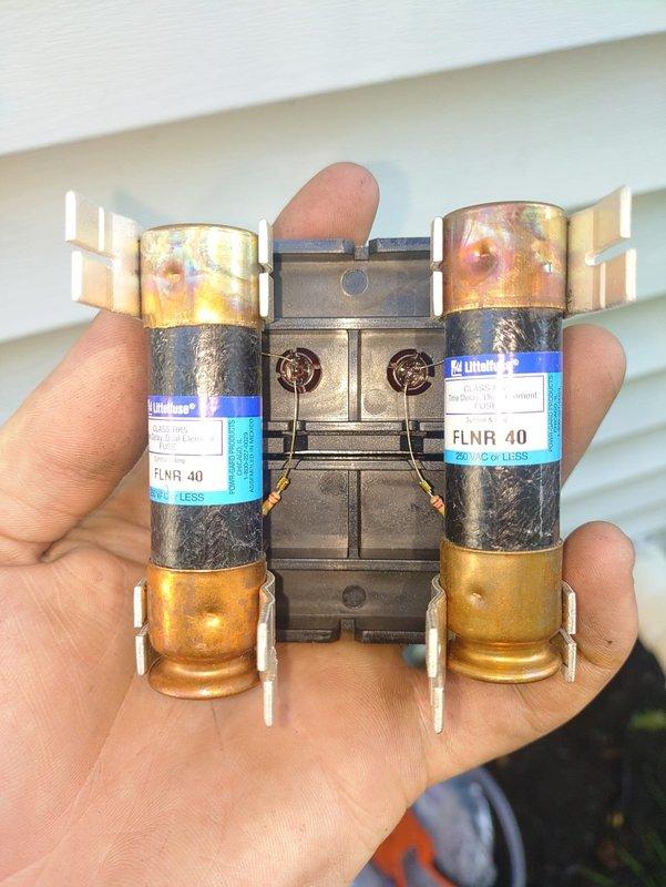 Completed installation of two air conditioning units with coil assemblies. Replaced electrical fuse block with new FLNR 40-amp fuses and verified proper electrical connections. Performed system startup and diagnostics using Testo 550 digital manifold gauge, confirming proper refrigerant pressures and temperatures across both systems.
