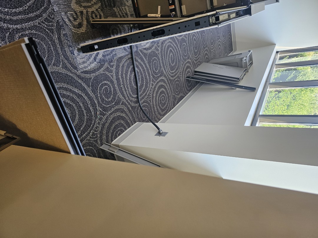 Electrical and commercial buildings
Cubicle electrical whips installation 