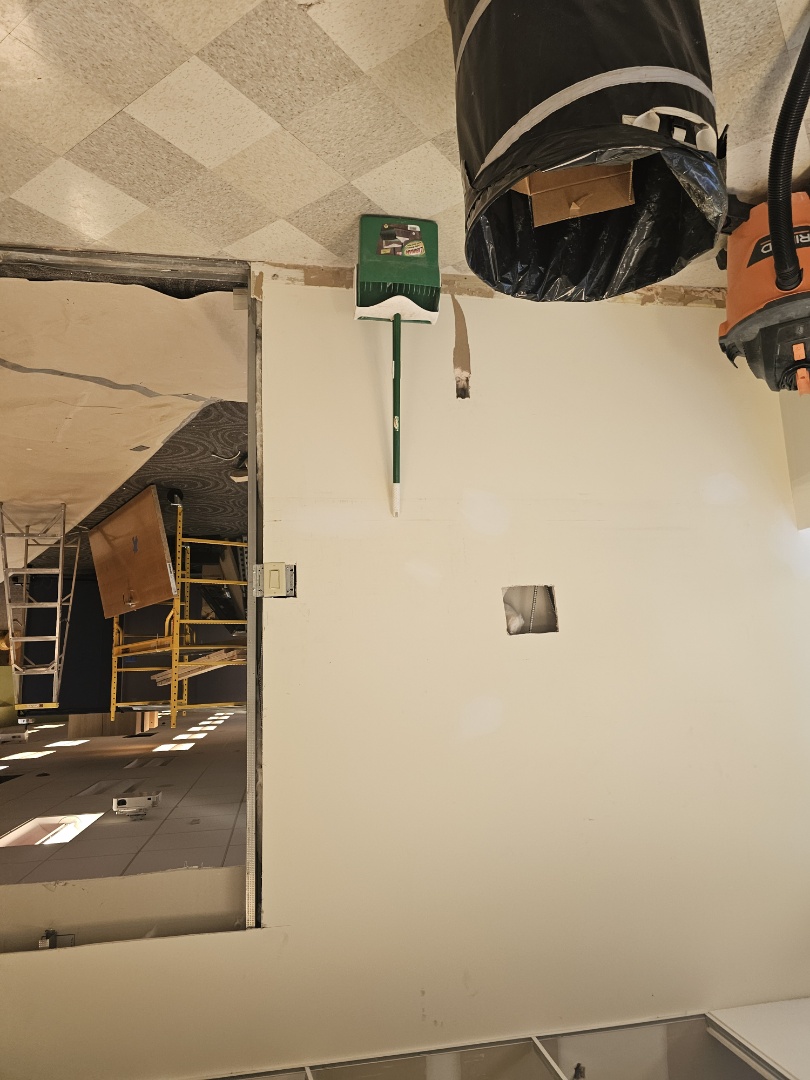 Electrical and commercial buildings
Cubicle electrical whips installation 