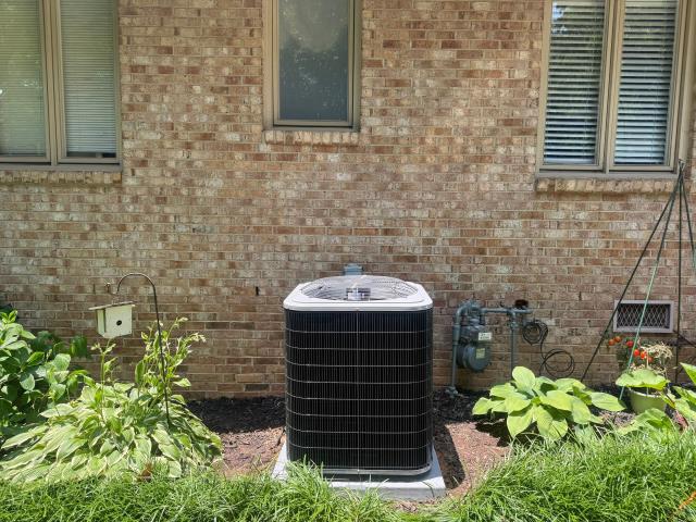 Greensboro, NC - Replaced a customer's 16-year-old unit and evaporator coil with brand new equipment. 