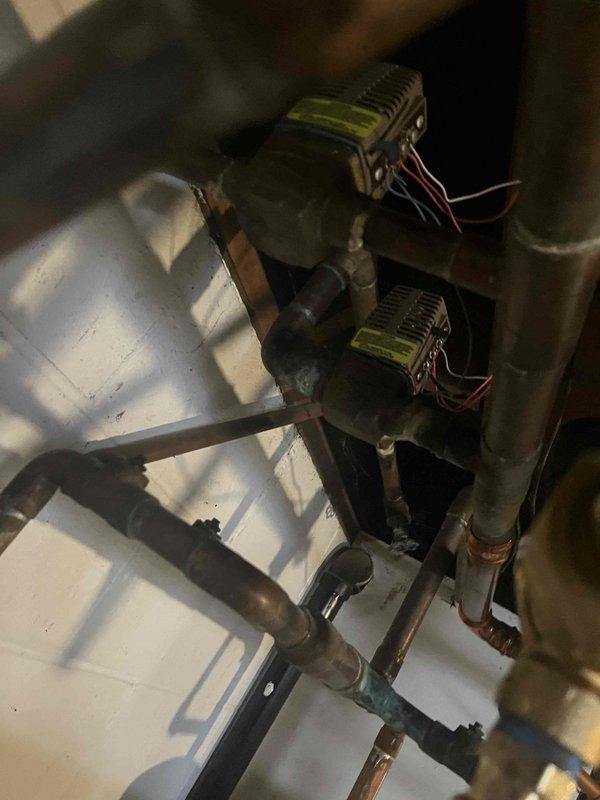 Diagnosed and replaced faulty automatic starter on boiler that was causing intermittent shutdown issues. Inspected copper piping system, noting minor oxidation at joints, and verified proper operation after component replacement.