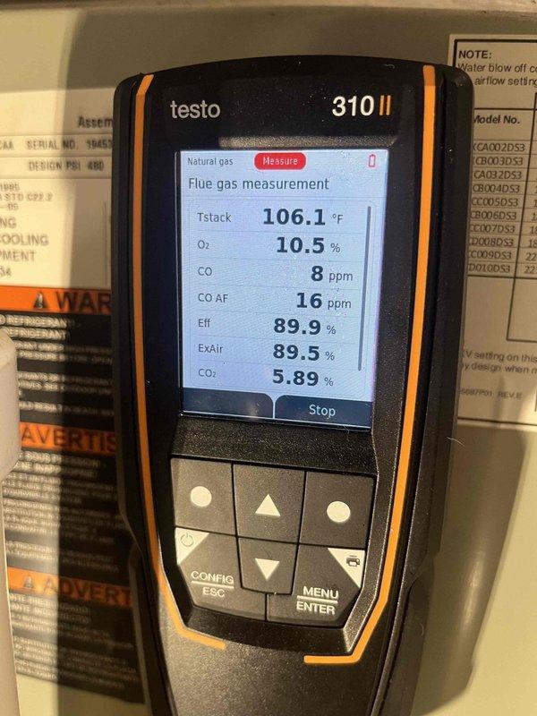 Performed routine heating maintenance service under member agreement DZ. Conducted combustion analysis with Testo 310 II analyzer, confirming system is operating at 89.9% efficiency with acceptable CO levels (8 ppm). Inspected ignition electrode and verified proper positioning for optimal flame sensing.