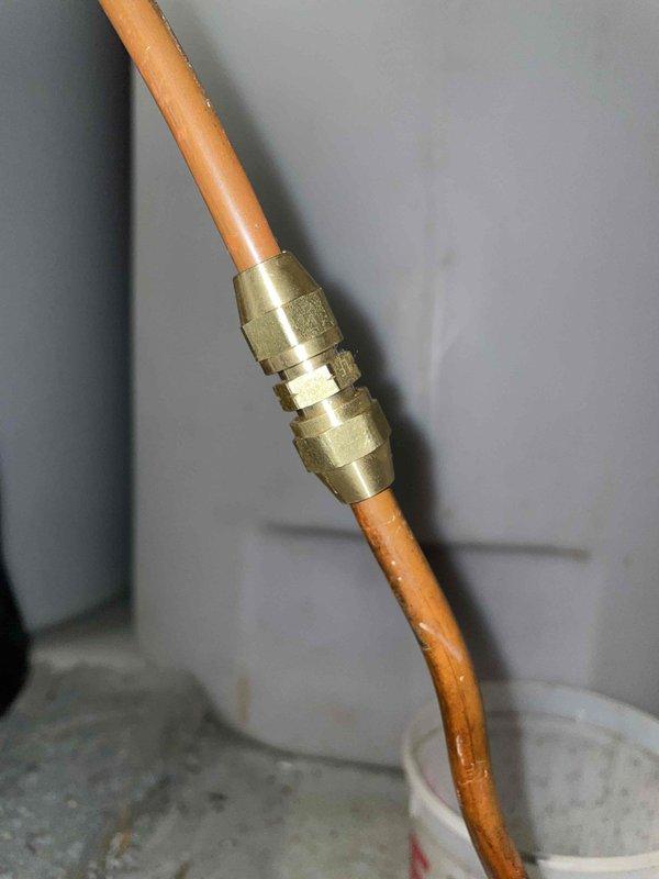 Returned to complete previously sold repair work to replace a failing oil union. Successfully removed the old brass fitting and installed a new copper-brass union on the line, ensuring proper connection and sealing. Tested the system after installation to confirm no leaks and proper operation.