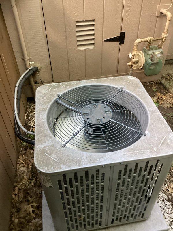 Completed routine cooling maintenance club visit on residential air conditioning system. Performed comprehensive inspection of outdoor condenser unit, including visual assessment of cabinet condition, refrigerant line insulation integrity, and fan motor operation. Unit found in satisfactory operating condition with no immediate service needs identified during this scheduled preventive maintenance visit.